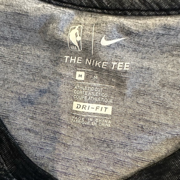 Nike Chicago Bulls medium tshirt. Gray Dri fit. Vneck - Picture 2 of 7